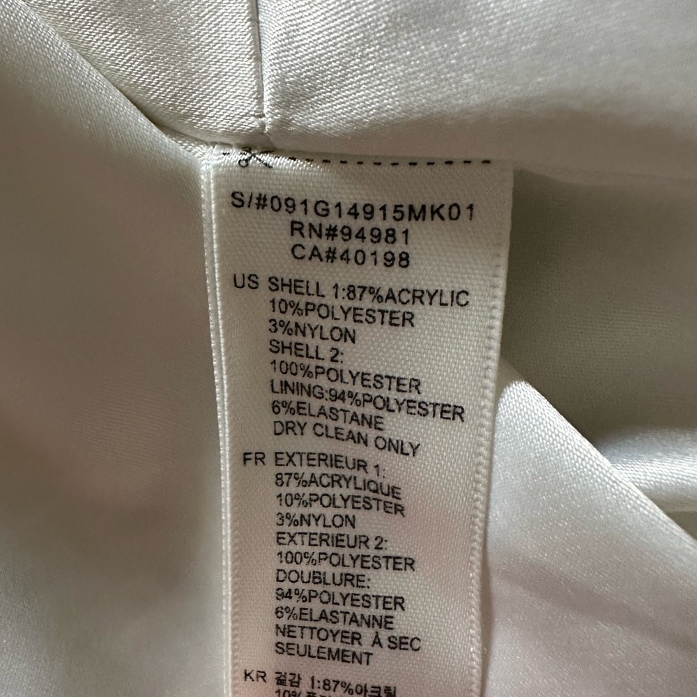 EUC Cream and Black Cropped Blazer with Black Trim - Picture 4 of 4